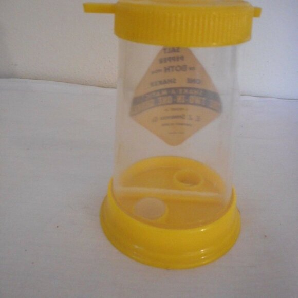Vintage Yellow Plastic all in one Salt & Pepper - Picture 3 of 6